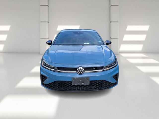 Used 2025 Volkswagen Jetta Sport image 2