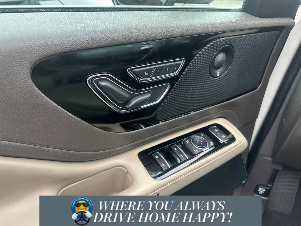 Certified 2022 Lincoln Aviator Reserve w/ Equipment Group 201A image 8