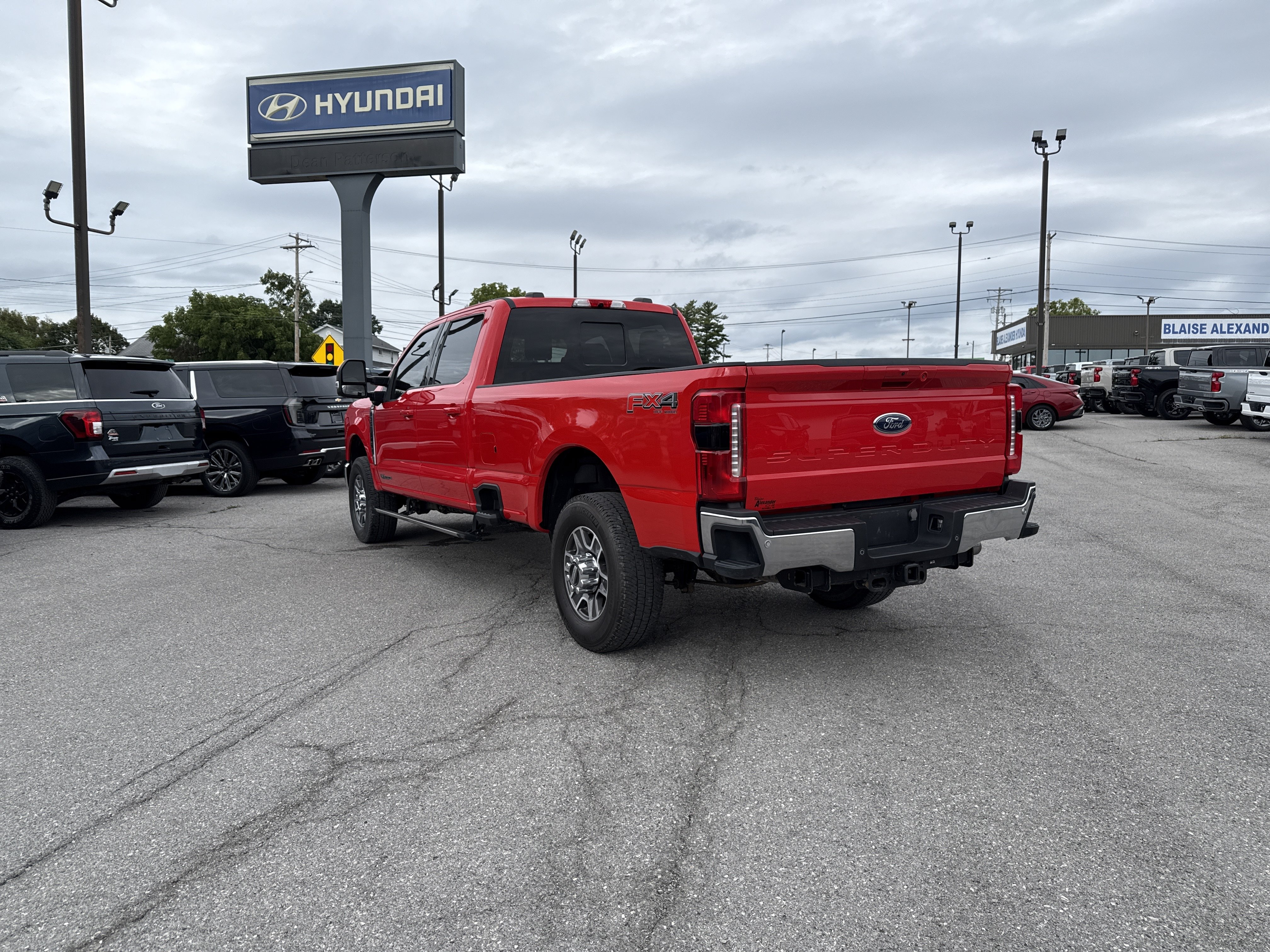 Used 2023 Ford F350 Lariat w/ Lariat Ultimate Package AWD/4WD image 6