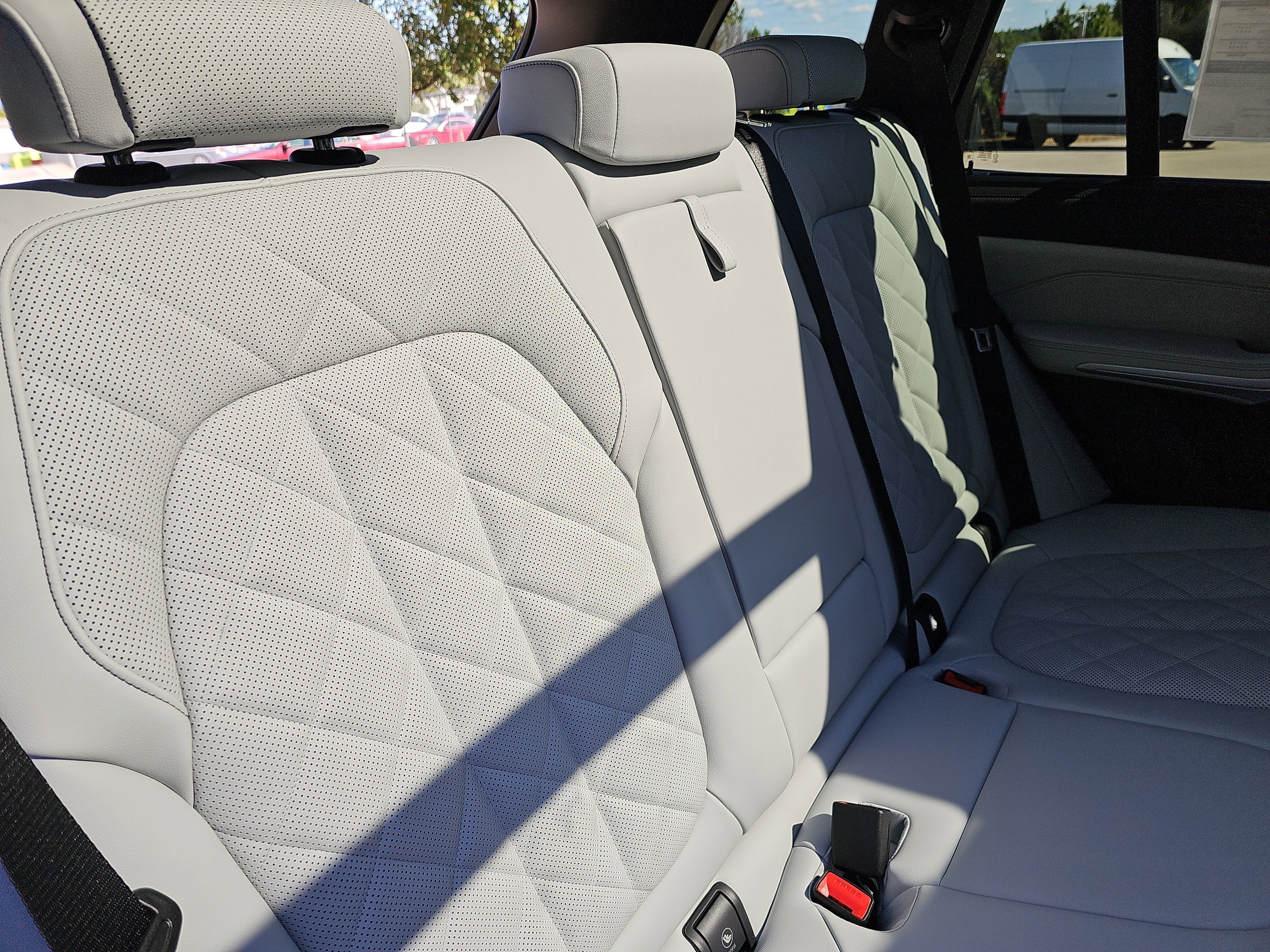 New 2026 BMW X5 xDrive40i w/ Climate Comfort Package image 12