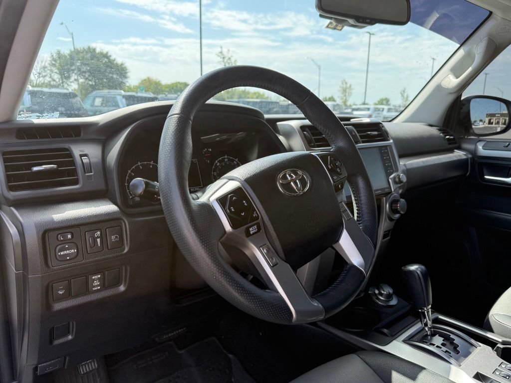 Used 2020 Toyota 4Runner SR5 Premium AWD/4WD image 11