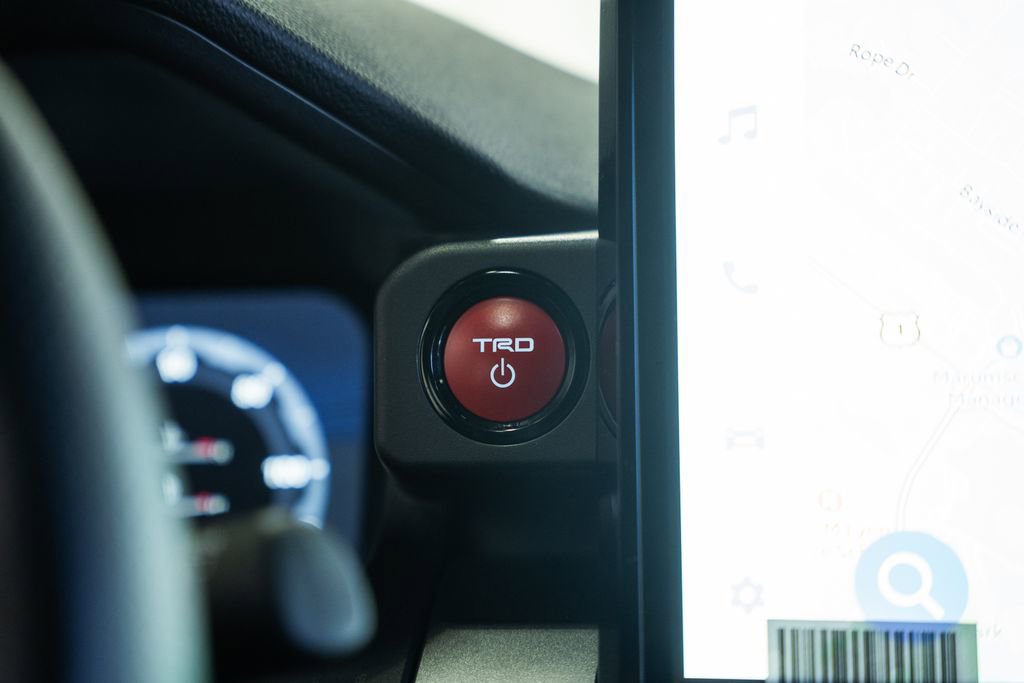 Used 2025 Toyota 4Runner TRD Off-Road Premium w/ Tow Technology Package image 32