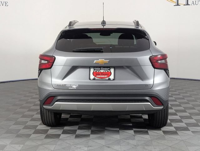 Certified 2025 Chevrolet Trax LT w/ LT Convenience Package FWD image 6