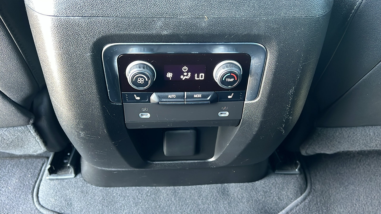 Certified 2023 Chevrolet Suburban Premier AWD/4WD image 19