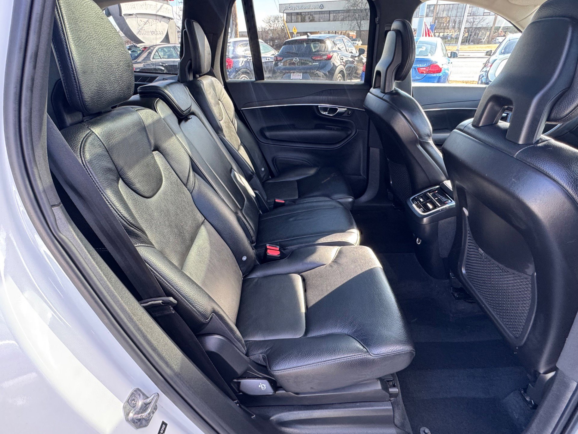 Used 2020 Volvo XC90 T6 Momentum AWD/4WD image 18