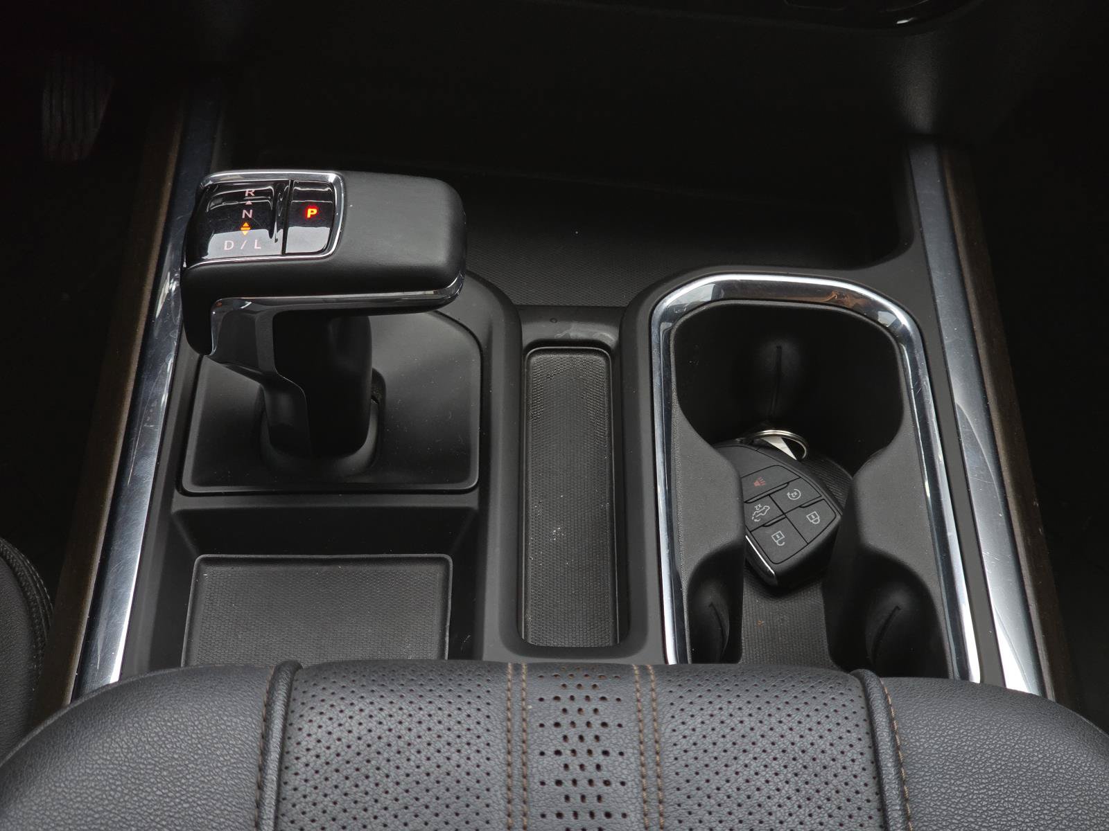 Used 2025 Chevrolet Silverado 1500 High Country AWD/4WD image 16