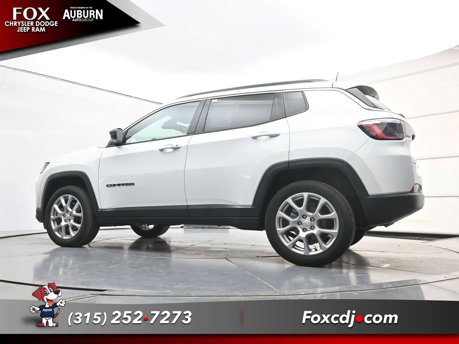 Used 2023 Jeep Compass Latitude AWD/4WD image 23