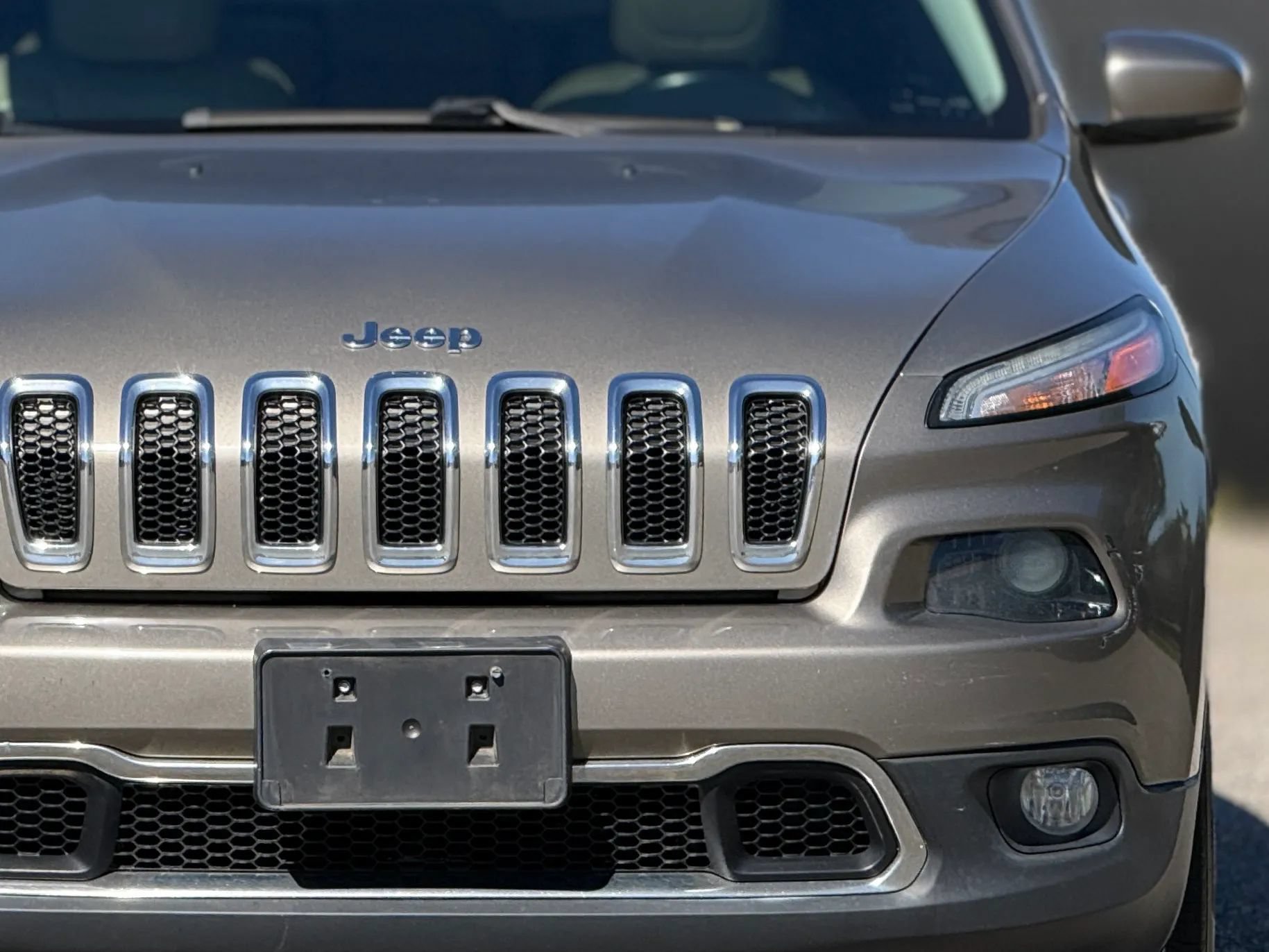 Used 2017 Jeep Cherokee Limited AWD/4WD image 12