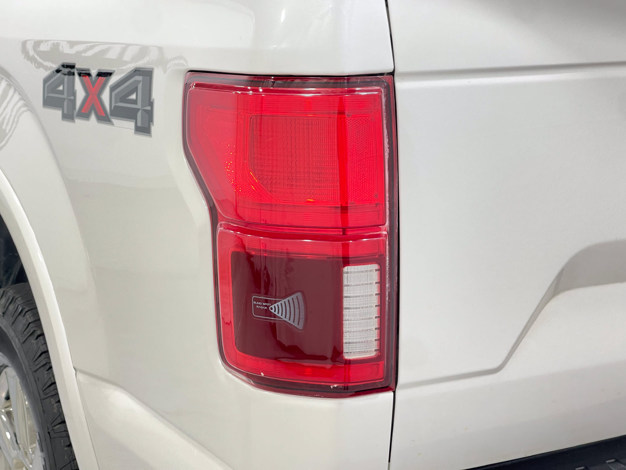 Used 2018 Ford F150 Lariat w/ Equipment Group 502A Luxury AWD/4WD image 34