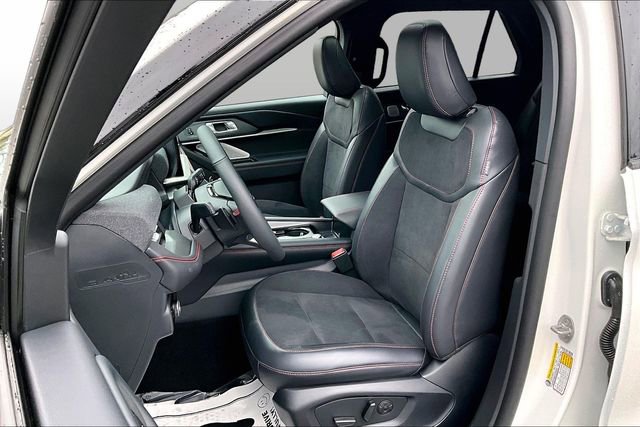 Used 2025 Ford Explorer ST w/ Sun And Sound Package image 23