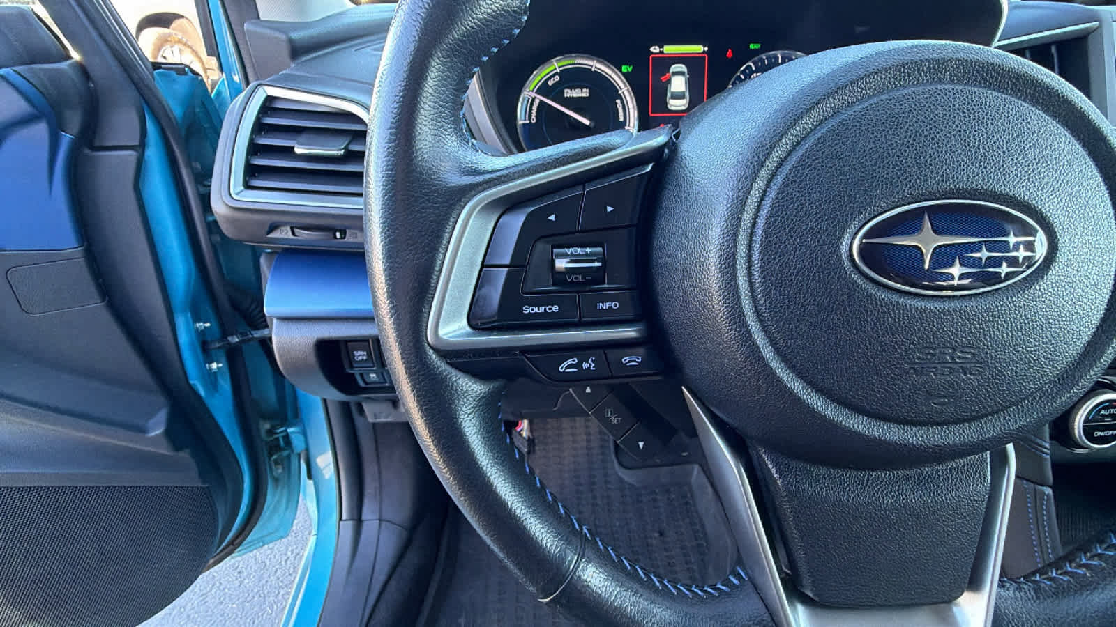 Used 2020 Subaru Crosstrek w/ Moonroof Package w/Navigation image 11