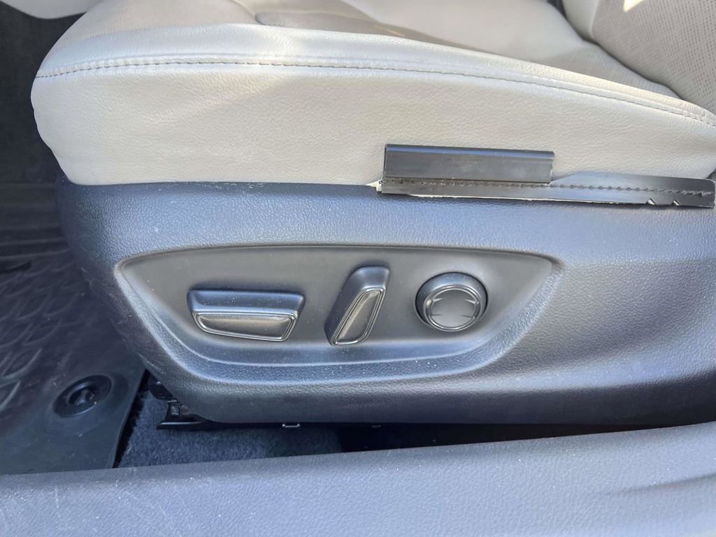 Used 2023 Toyota Camry XSE image 18