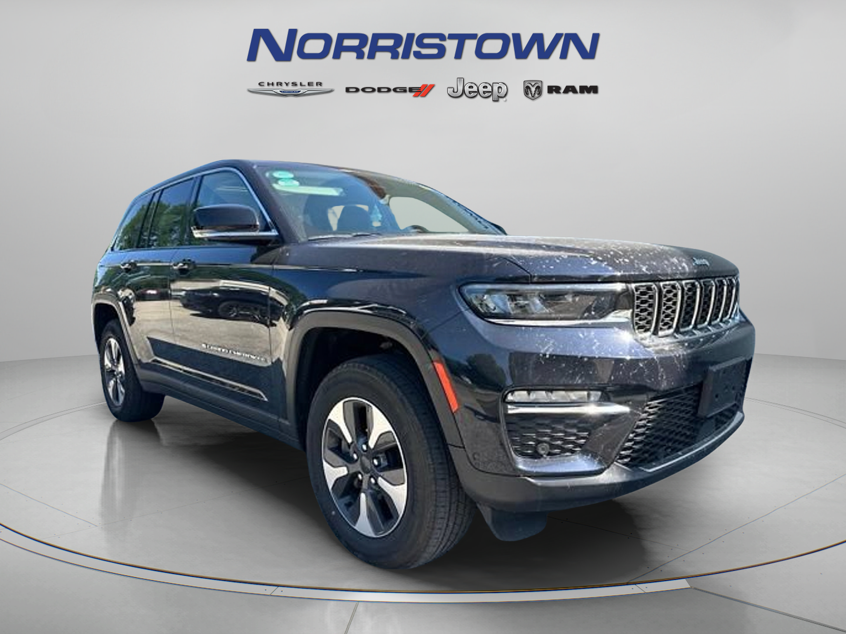 Used 2022 Jeep Grand Cherokee Limited 4xe w/ Luxury Tech Group II AWD/4WD image 2