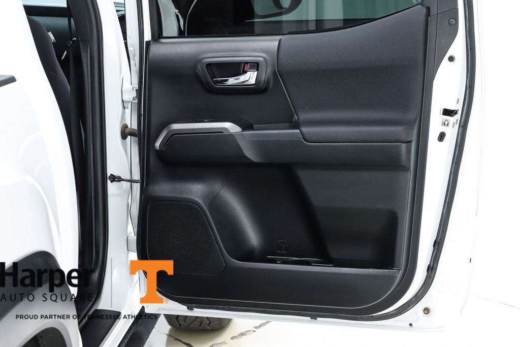 Used 2018 Toyota Tacoma TRD Off-Road image 30