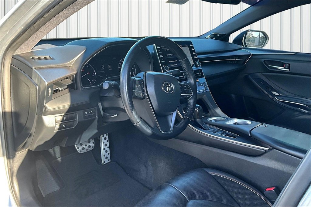 Used 2020 Toyota Avalon XSE w/ Carpet Mat Package image 4