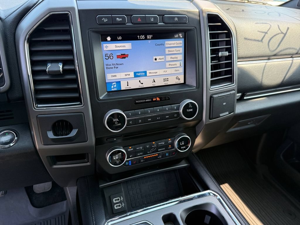 Used 2018 Ford Expedition XLT w/ Equipment Group 202A AWD/4WD image 19