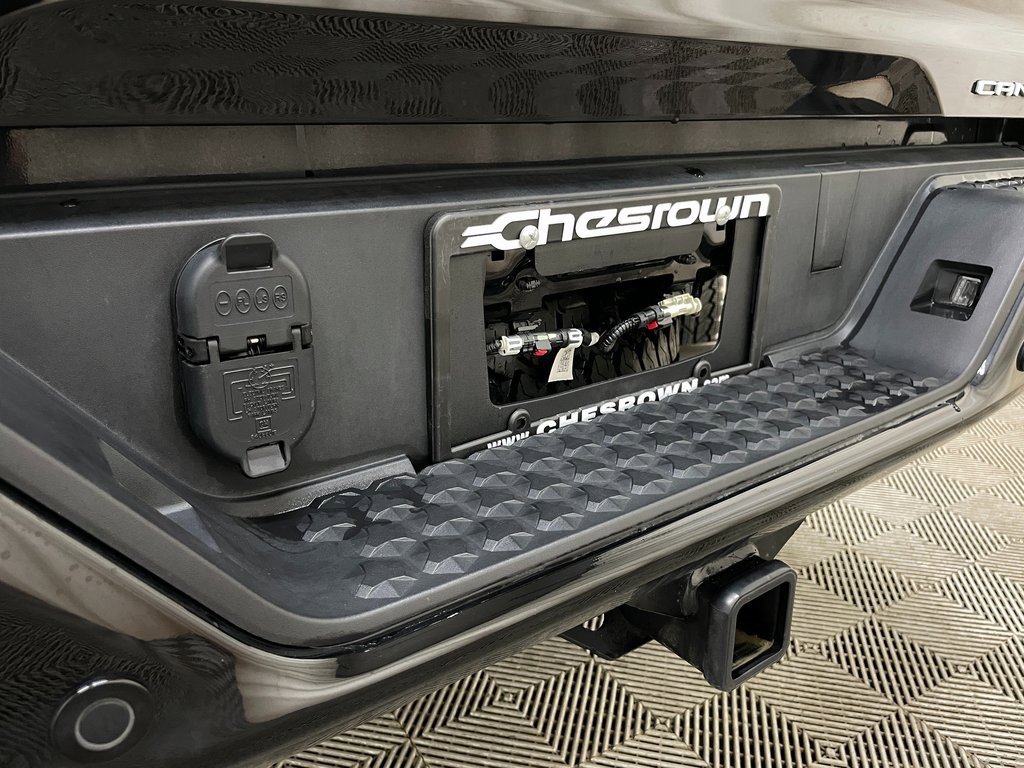 Used 2025 GMC Canyon Denali image 48