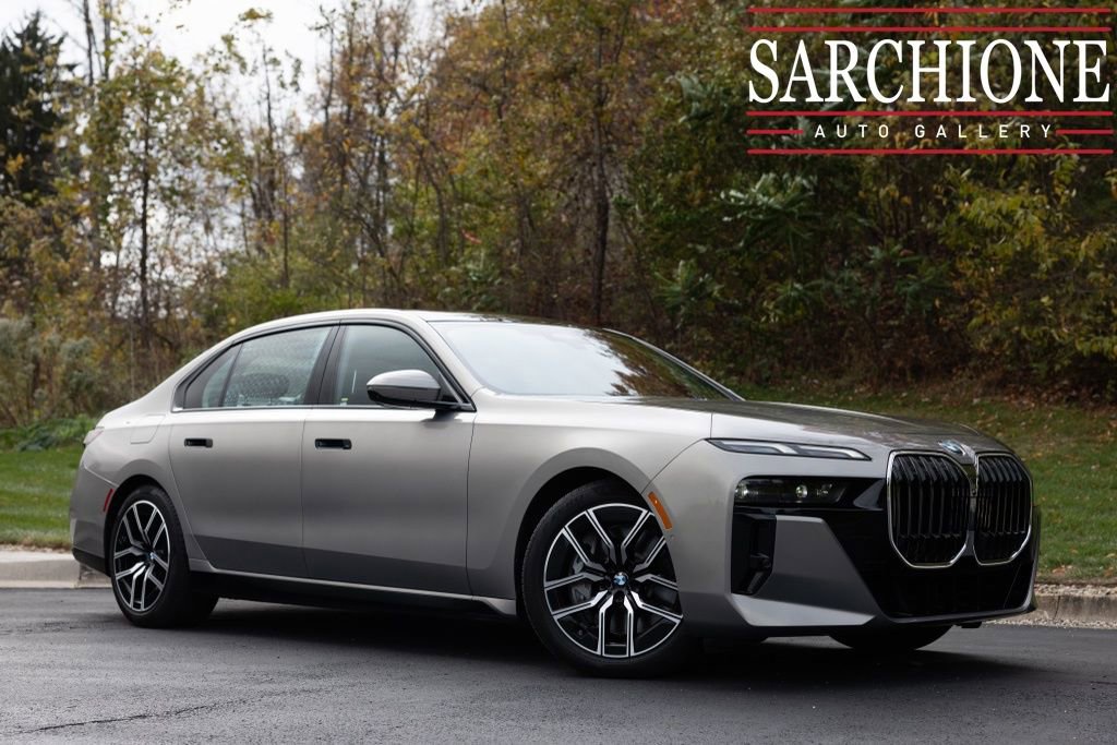 Used 2024 BMW 760i xDrive w/ Premium Package 2 image 20