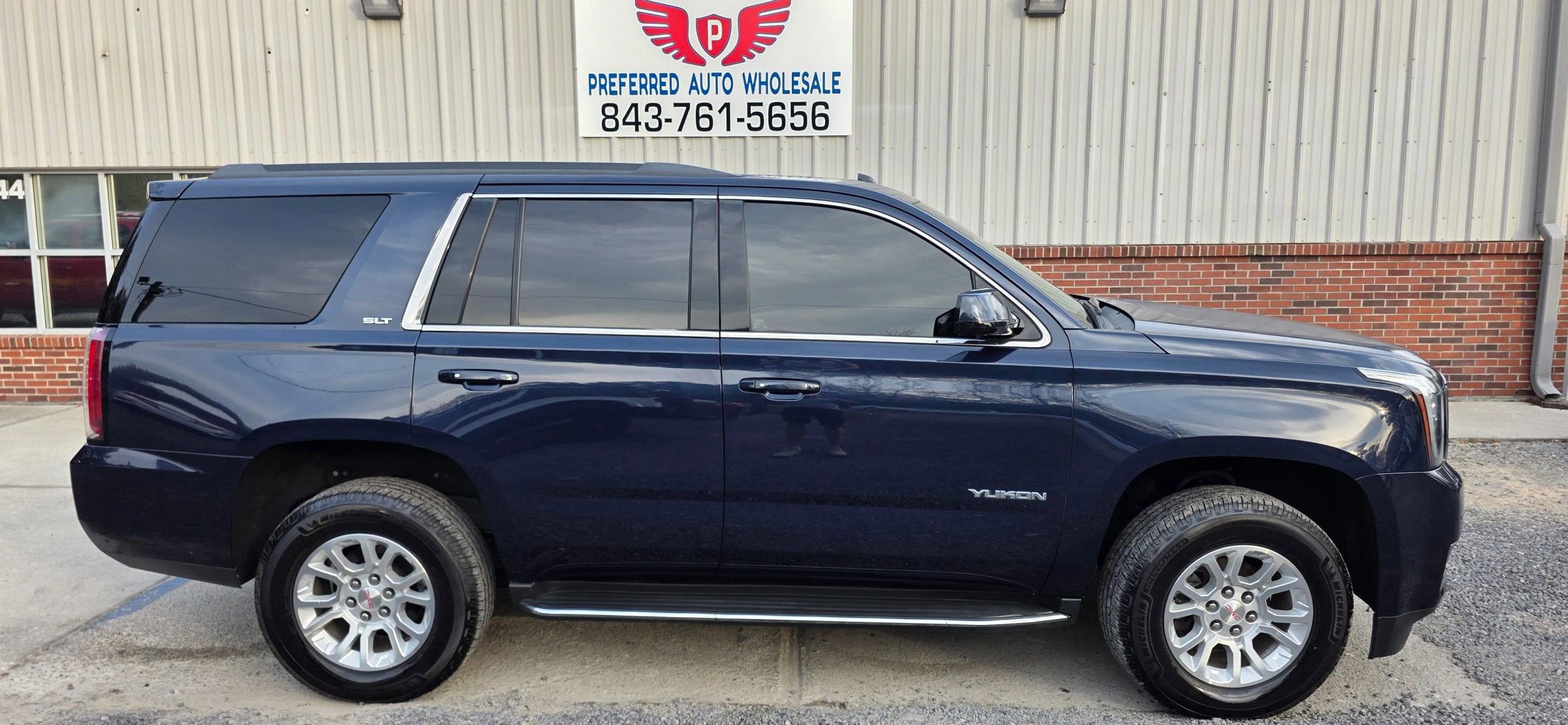 Used 2018 GMC Yukon SLT w/ Open Road Package AWD/4WD image 4