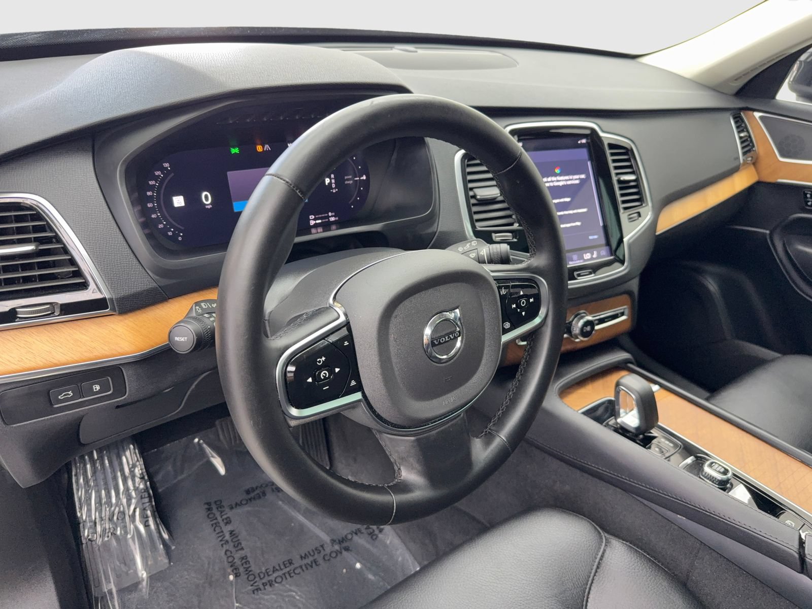 Used 2024 Volvo XC90 T8 Plus AWD/4WD image 18