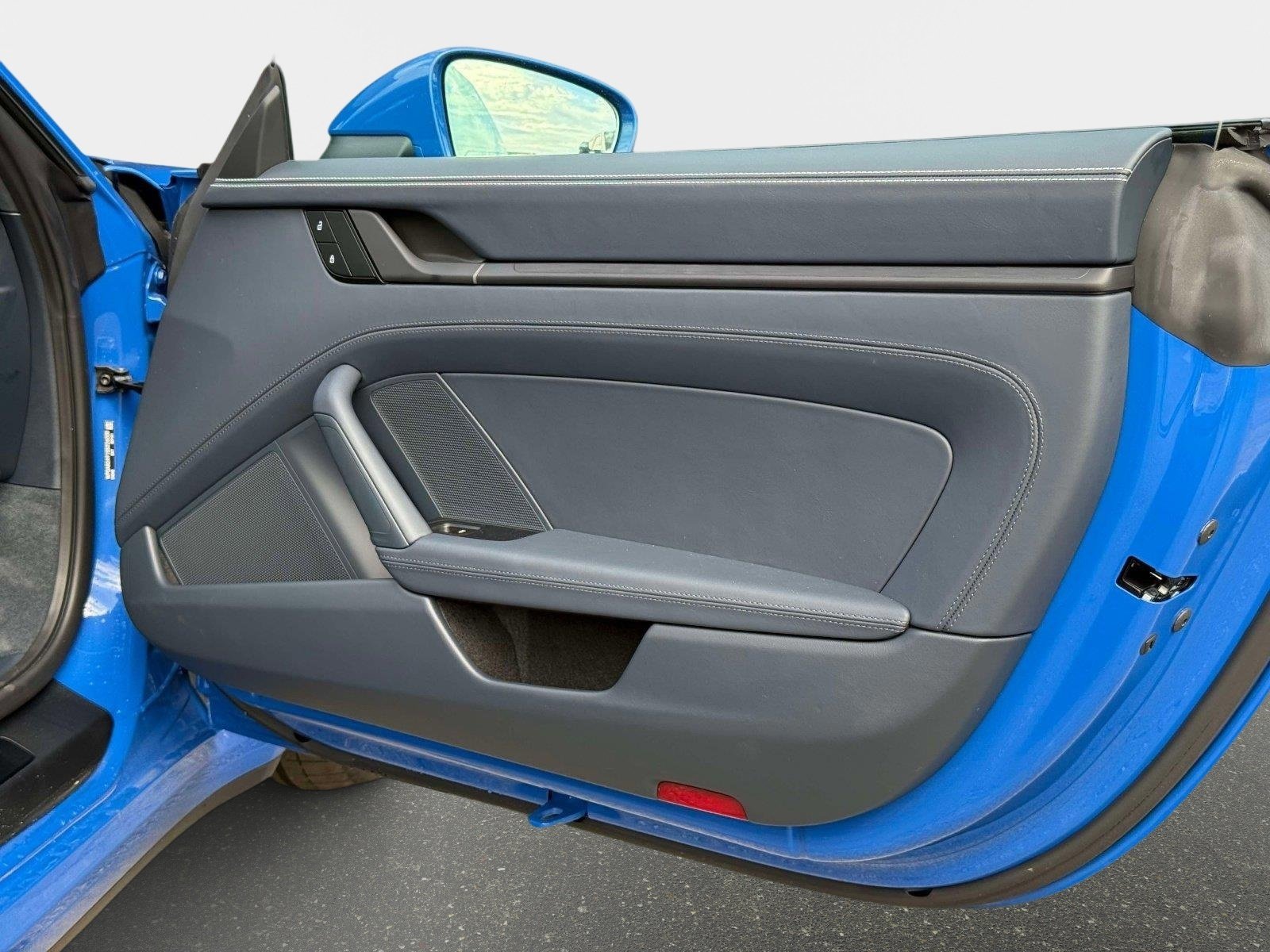 Used 2025 Porsche 911 Carrera GTS image 28