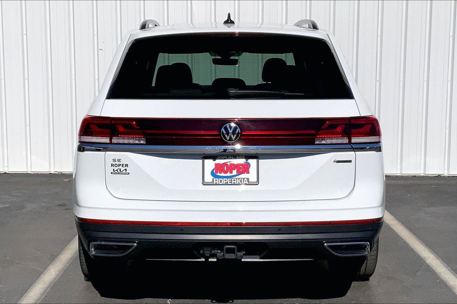 Used 2024 Volkswagen Atlas SE image 4