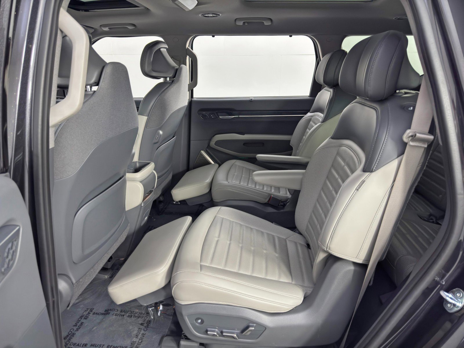 Used 2024 Kia EV9 Land image 46