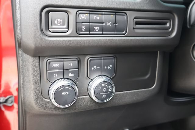 Used 2023 GMC Yukon SLT w/ SLT Premium Package AWD/4WD image 26