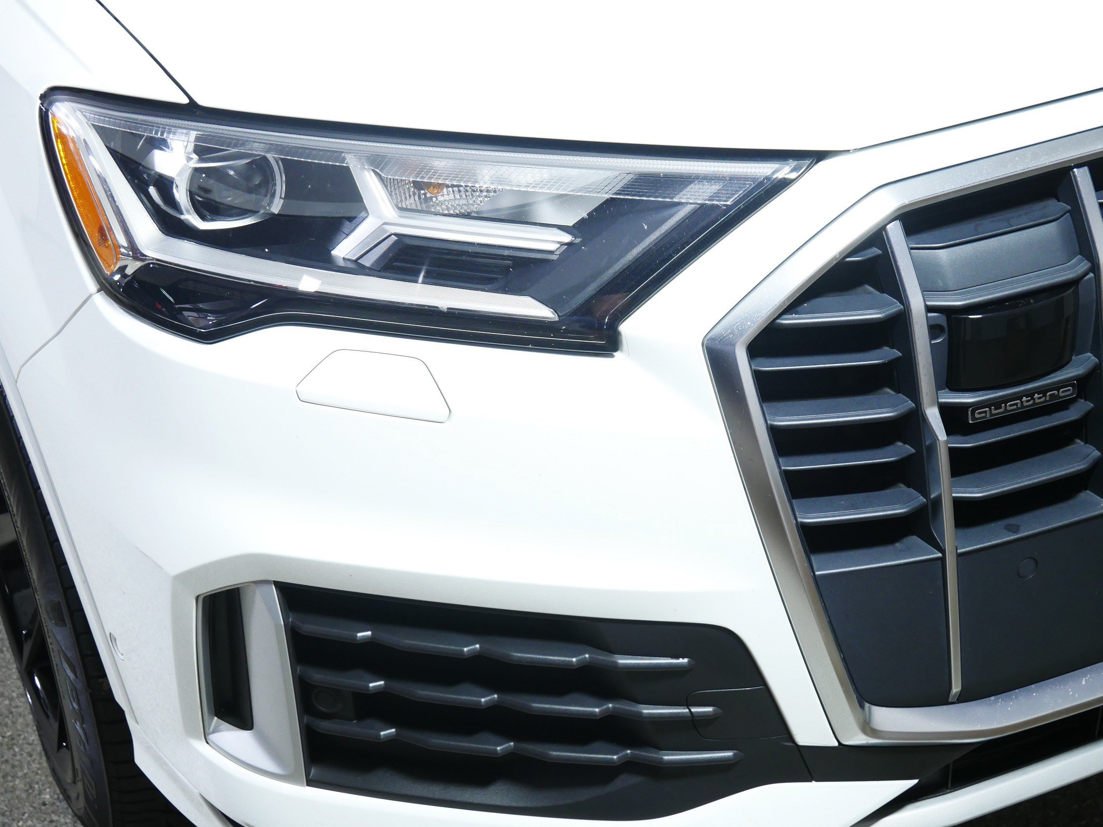 Used 2022 Audi Q7 2.0T Premium Plus w/ Premium Plus Package AWD/4WD image 16