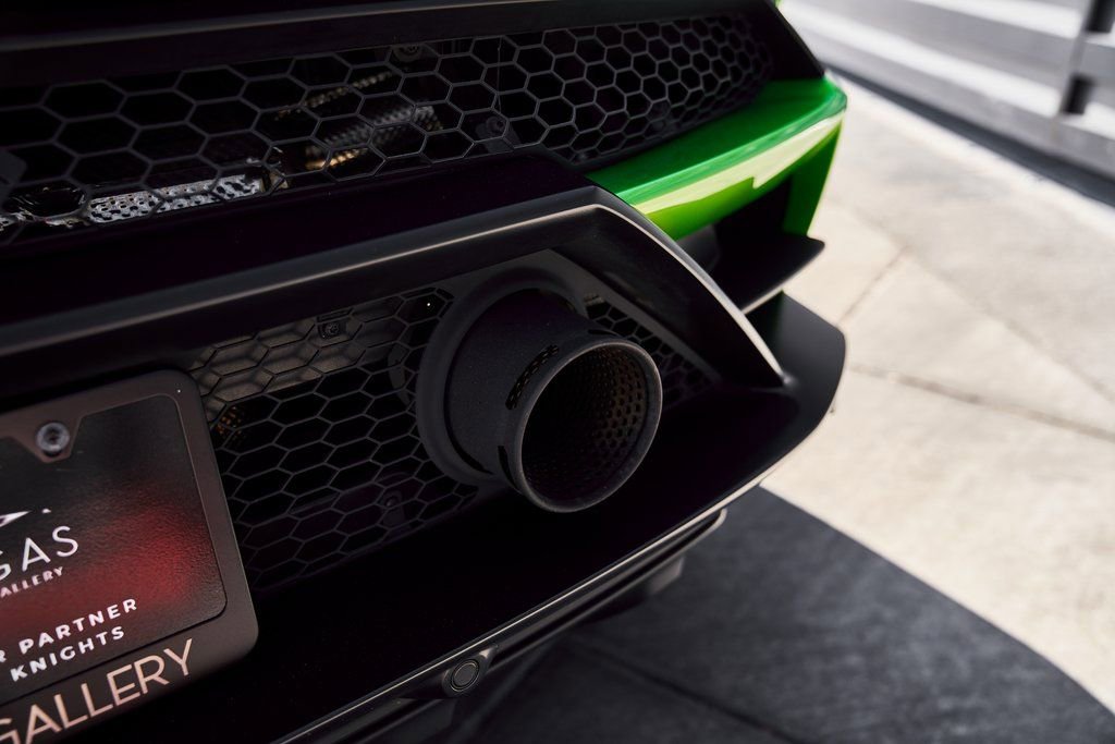 Used 2024 Lamborghini Huracan Sterrato image 15