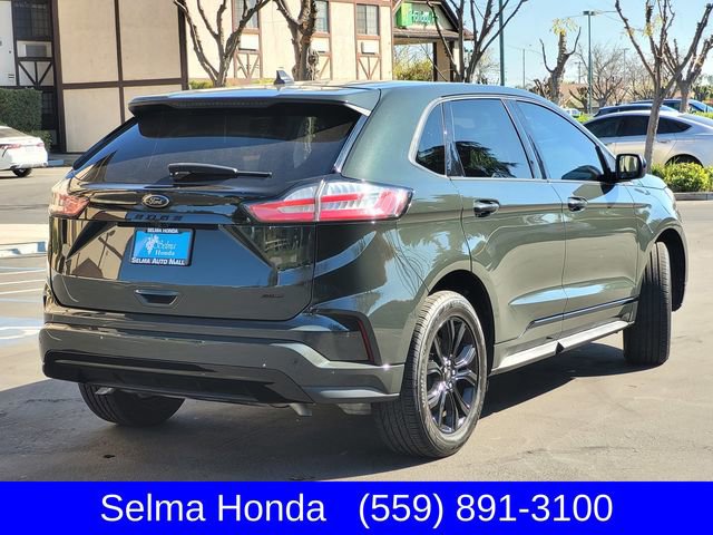Used 2024 Ford Edge SE w/ Black Appearance Package image 5