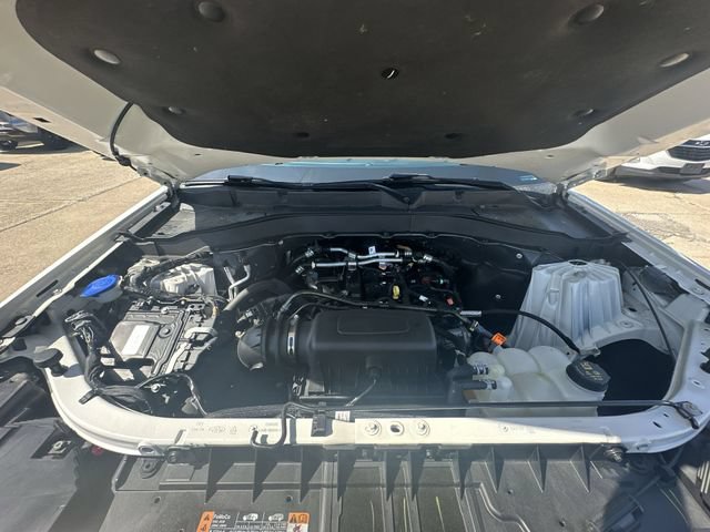 Used 2023 Ford Explorer XLT AWD/4WD image 31