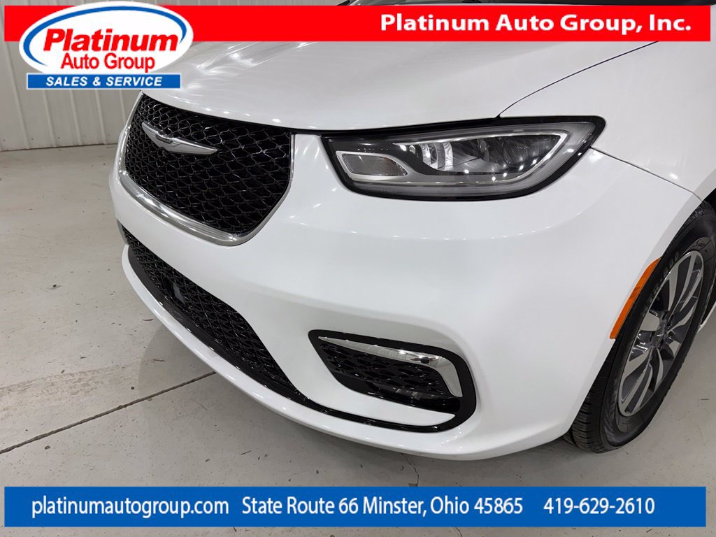 Used 2023 Chrysler Pacifica Limited FWD image 51