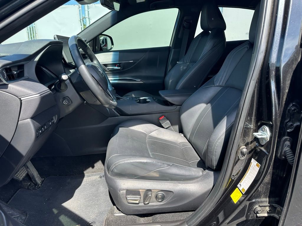 Used 2024 Toyota Venza Limited image 9