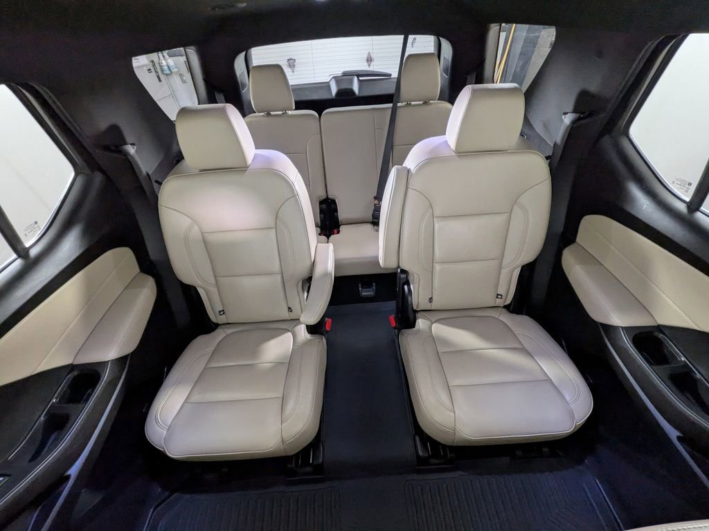 Used 2022 Chevrolet Traverse LT image 30