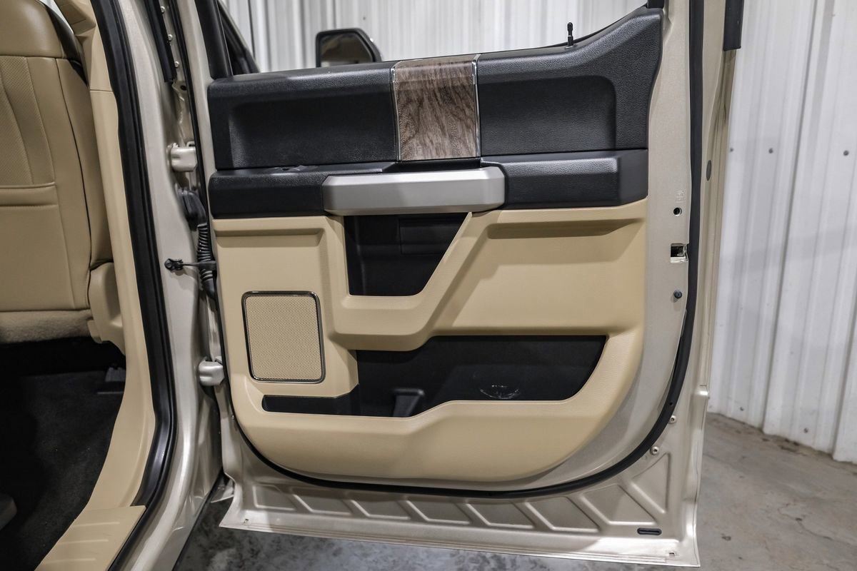 Used 2017 Ford F250 Lariat w/ Chrome Package image 47