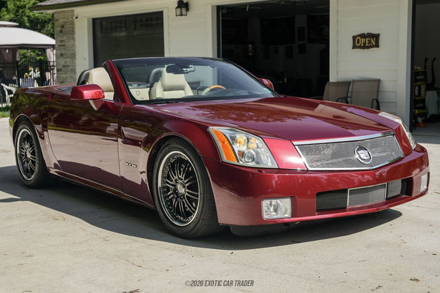 Used 2006 Cadillac XLR RWD image 12