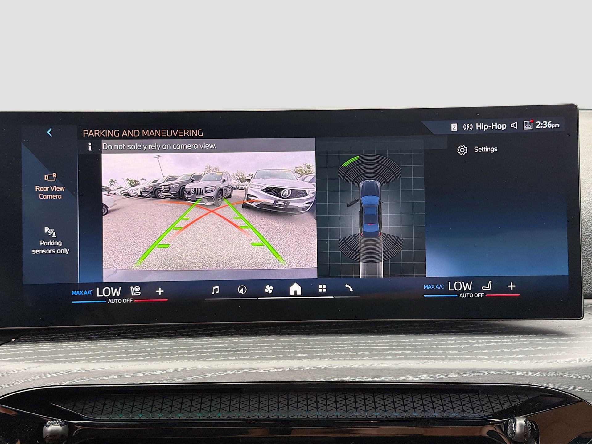 New 2025 BMW 330i xDrive Sedan w/ Convenience Package image 32