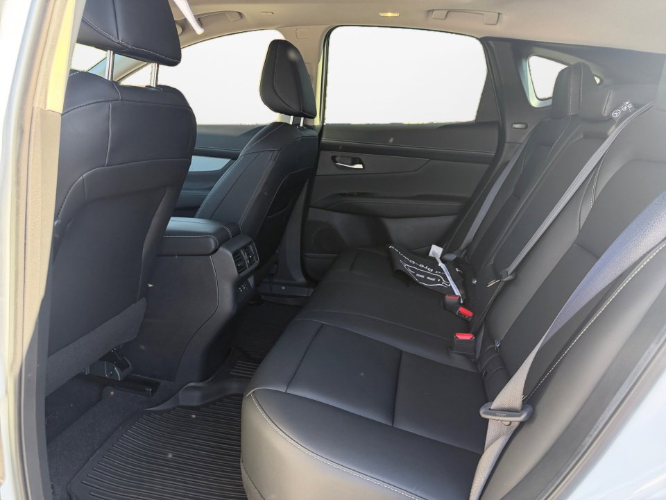 Used 2025 Nissan Murano SL image 16