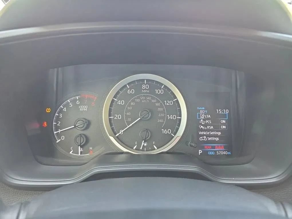 Used 2020 Toyota Corolla LE FWD image 16