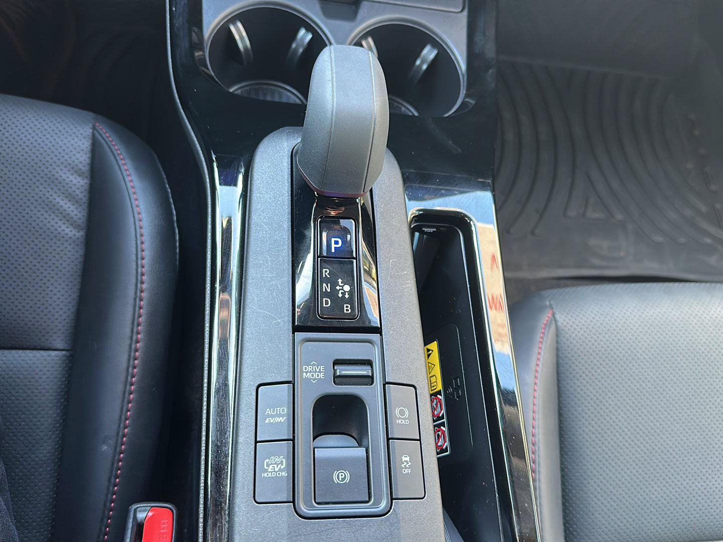Used 2024 Toyota Prius Prime FWD image 18