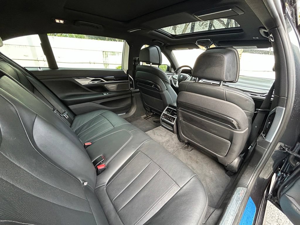 Used 2019 BMW 740i w/ Executive Package RWD image 34