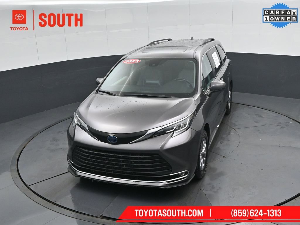 Used 2023 Toyota Sienna XLE image 57