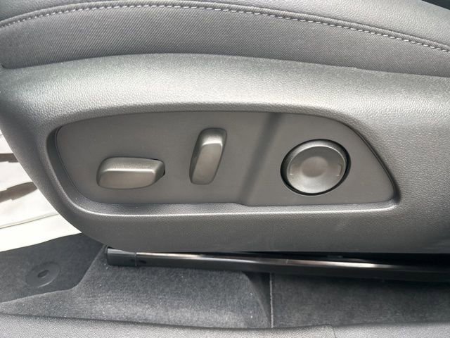 New 2026 Chevrolet Equinox LT w/ Convenience Package II image 16