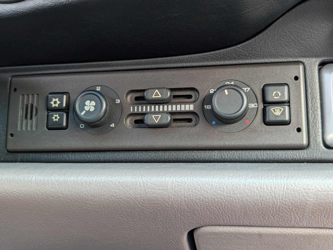 Used 1996 Porsche 911 Carrera image 16