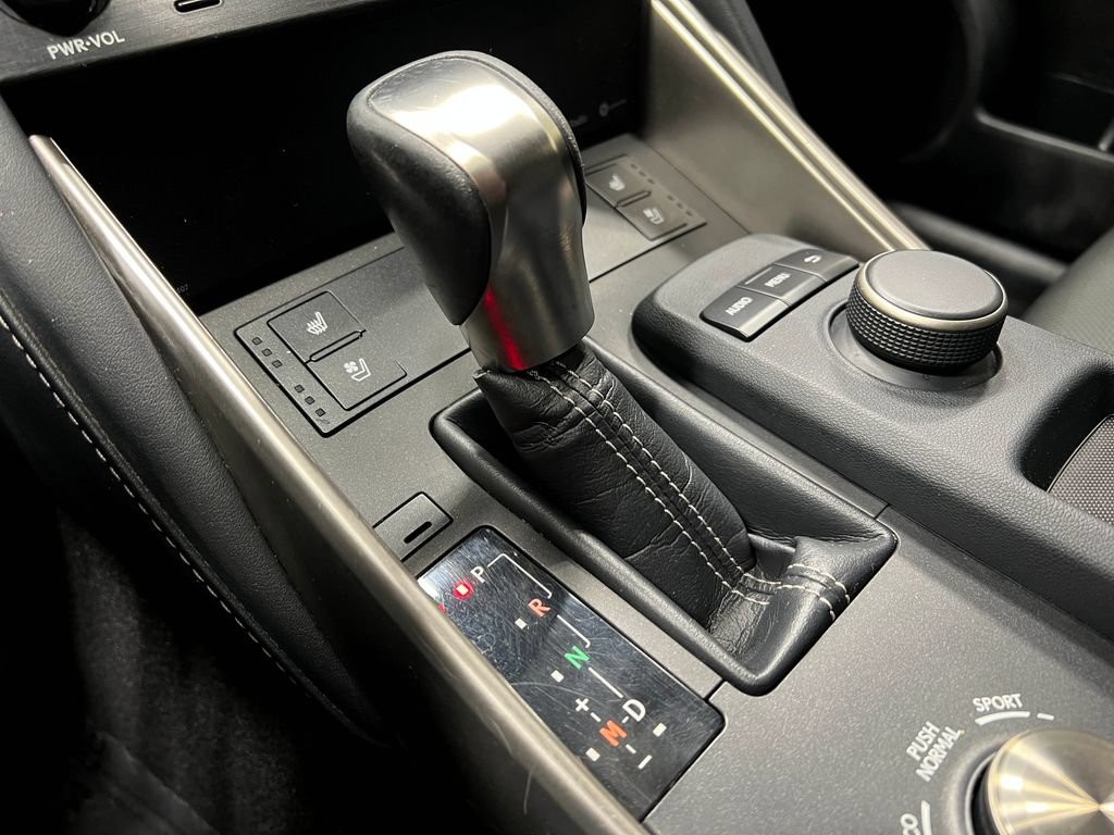Used 2017 Lexus IS 200t w/ Premium Package RWD image 31