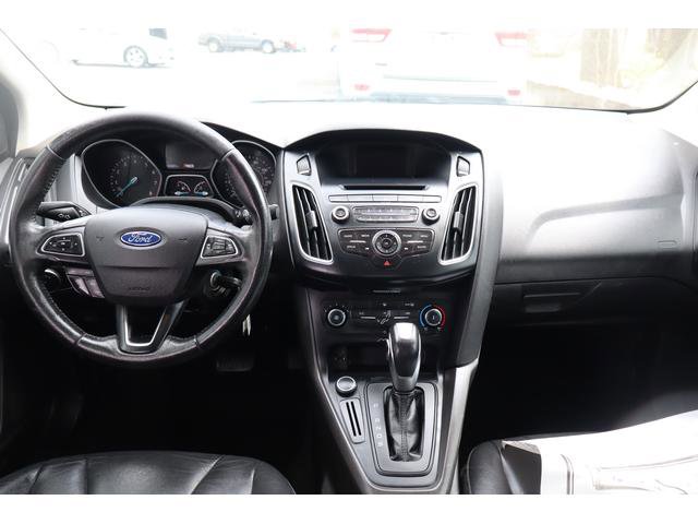Used 2016 Ford Focus SE w/ Equipment Group 201A FWD image 9