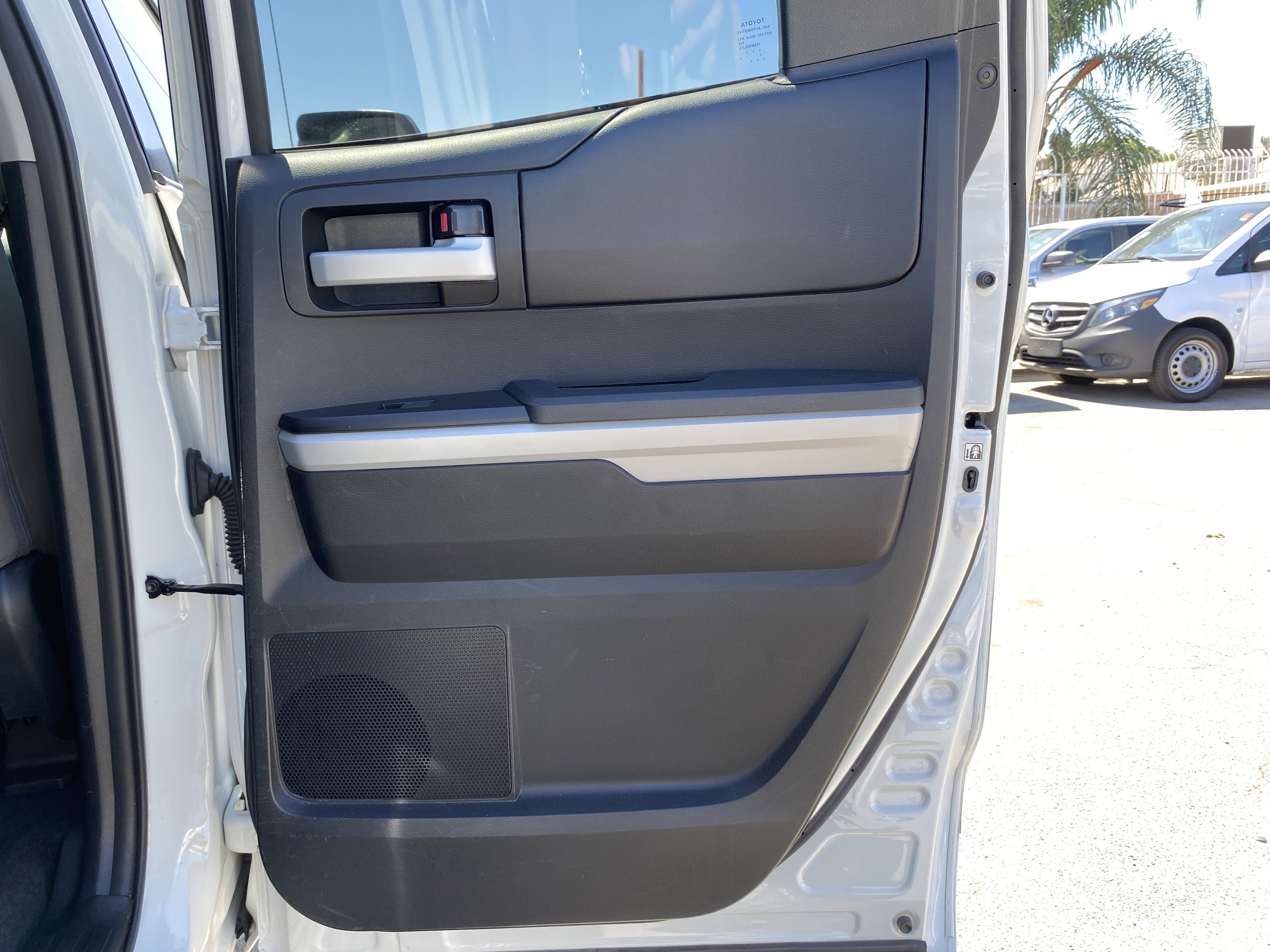 Used 2018 Toyota Tundra SR5 w/ SR5 Upgrade Package image 21