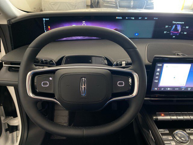 New 2026 Lincoln Nautilus Reserve AWD/4WD image 18
