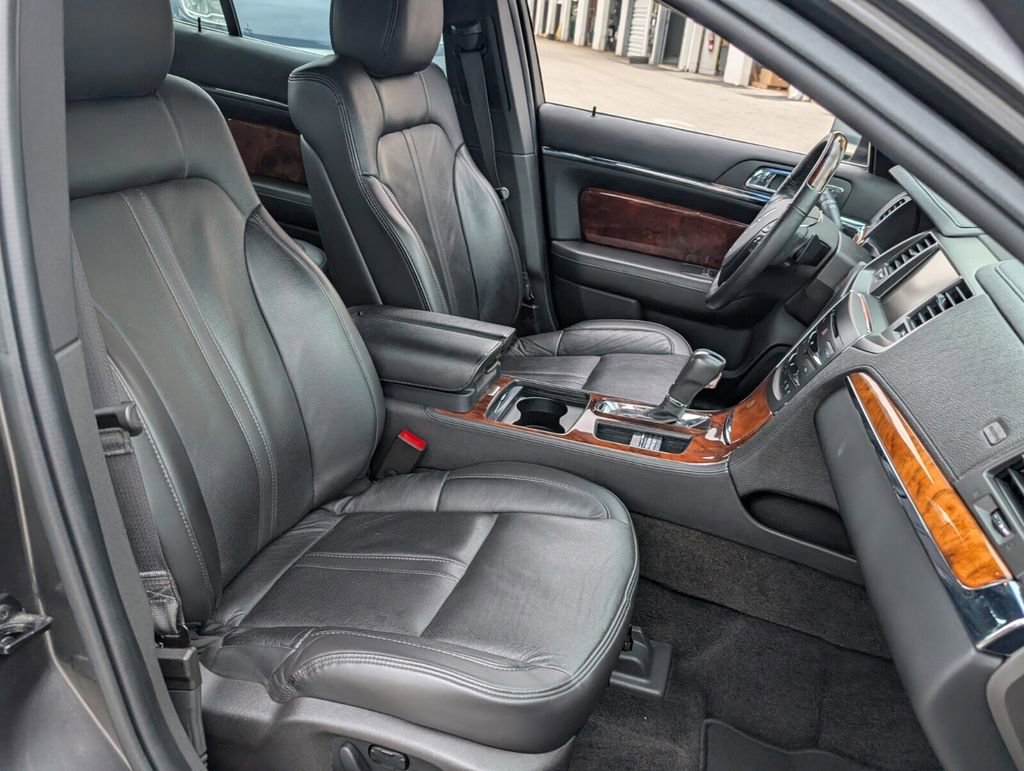 Used 2015 Lincoln MKS AWD w/ Equipment Group 201A image 18